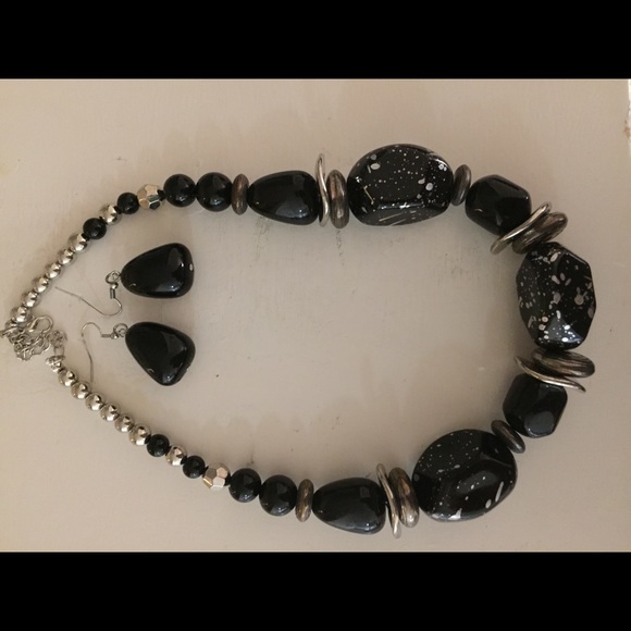 Jewelry - Black necklace and earrings!